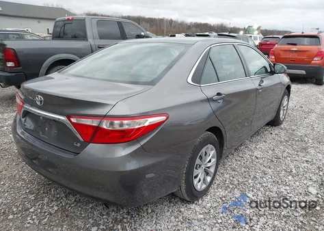 2015 Toyota Camry Le z USA, uszkodzony, nr VIN 4T1BF1FK4FU044036